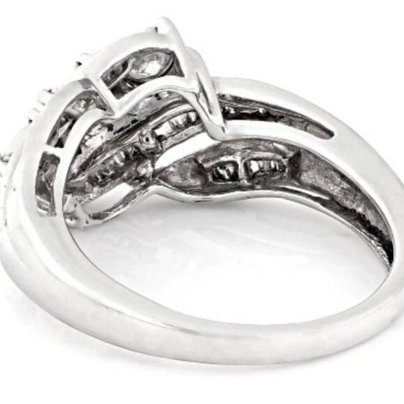 New in Box 10k White Gold 3 Stone Diamond Ring Size  7 - Picture 6 of 7